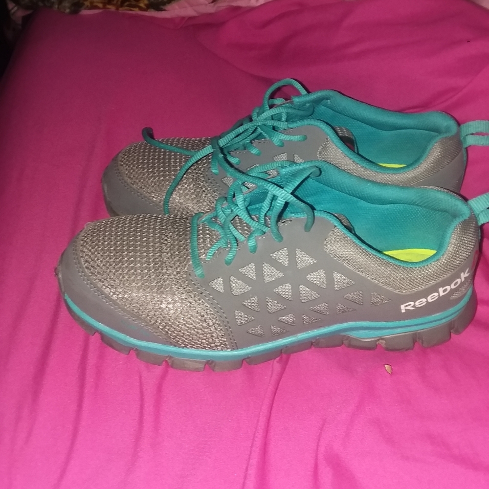 Womens Reebok steel toe work shoes